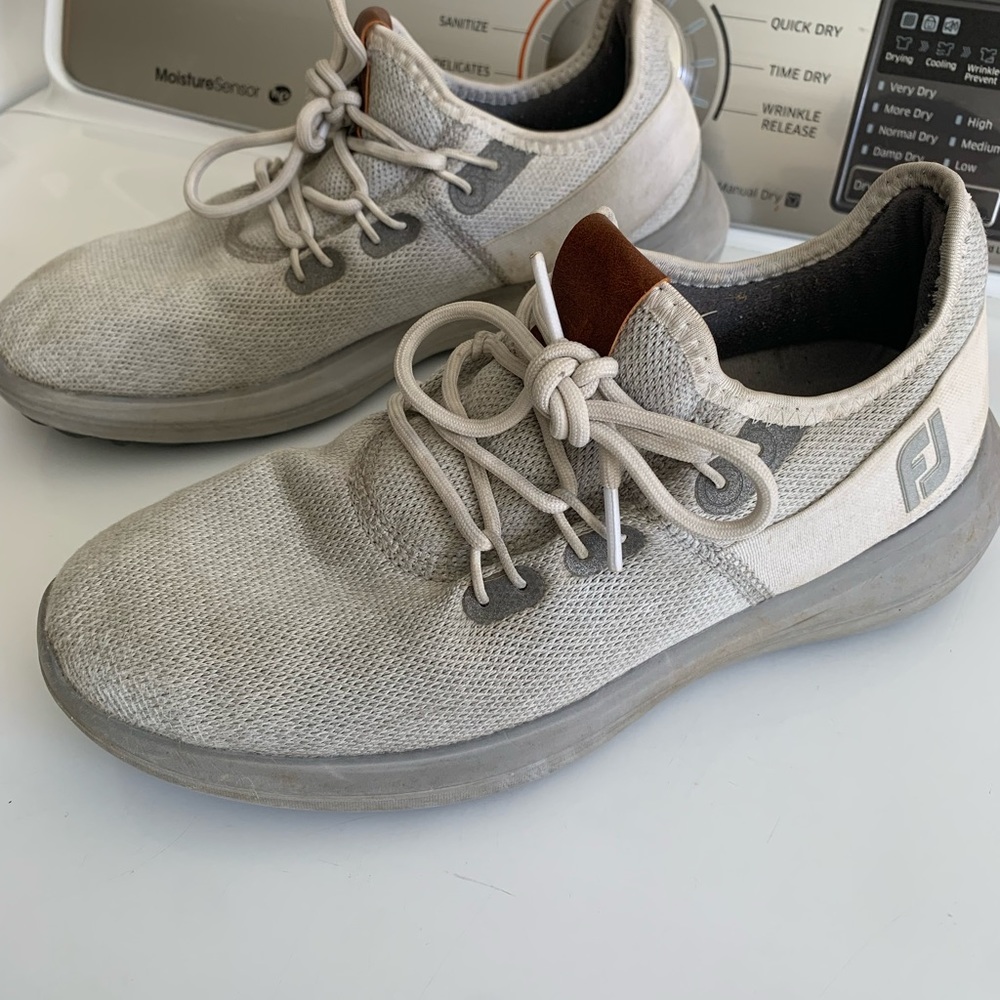 Mens size 7 golf shoes